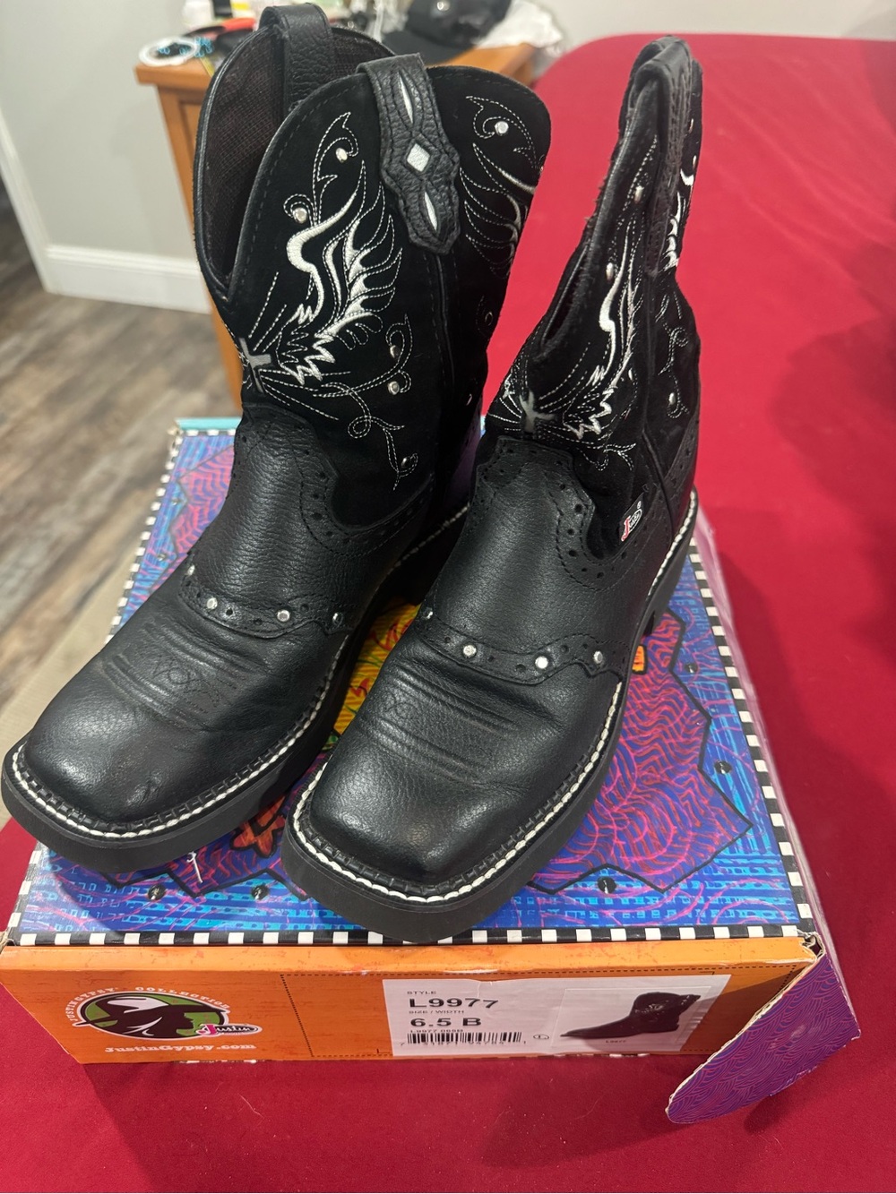 Women’s Justin Black Western Work Boots with Embroidered Shaft size 6.5